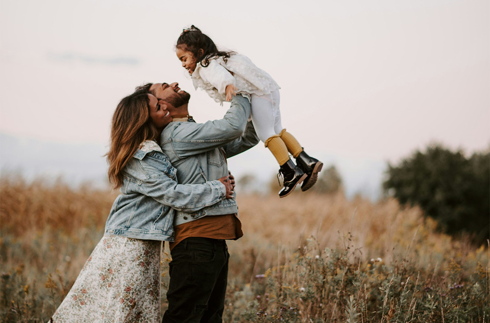 Жетілген әйелдер іш киімінің порнофотосуреттері Порно ұлы кеуделі анасына жұлқыды